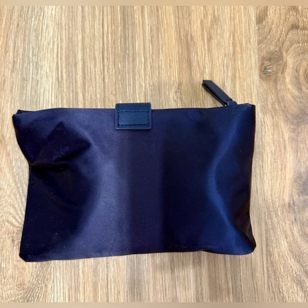 Lufthansa Business Class Amenity Kit Navy Complete